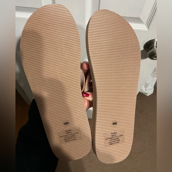 Never used flip flops - Picture 2 of 3